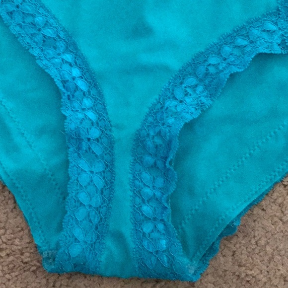 Intimate Moments Panty. Size M - Picture 5 of 9